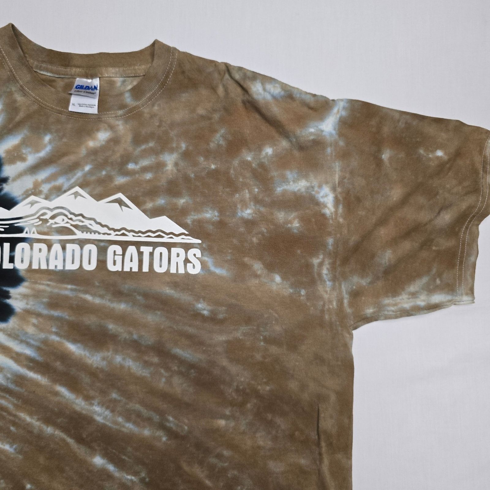 Gildan Colorado Gators XVI Tie Dye XL Alligator Festival Tee Size US XL / EU 56 / 4 - 5 Thumbnail