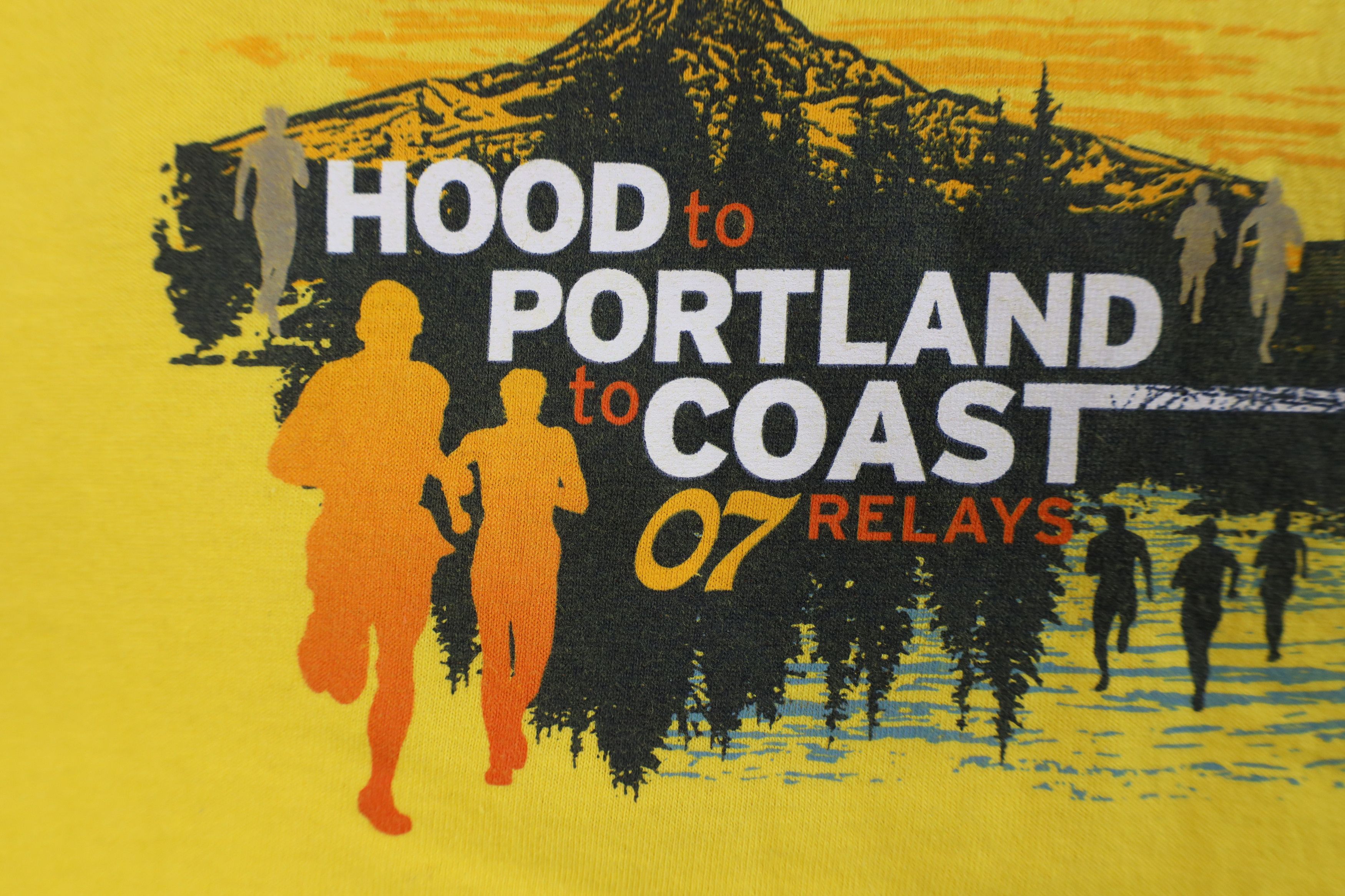 Nike Vintage Y2K Nike Portland to Coast Relays Mini T-Shirt Size US L / EU 52-54 / 3 - 5 Thumbnail