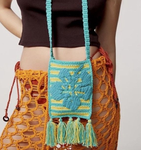 Urban Outfitters Urban Outfitters Hibiscus Flower Stripe Tassel Crochet Bag Size ONE SIZE - 1 Thumbnail