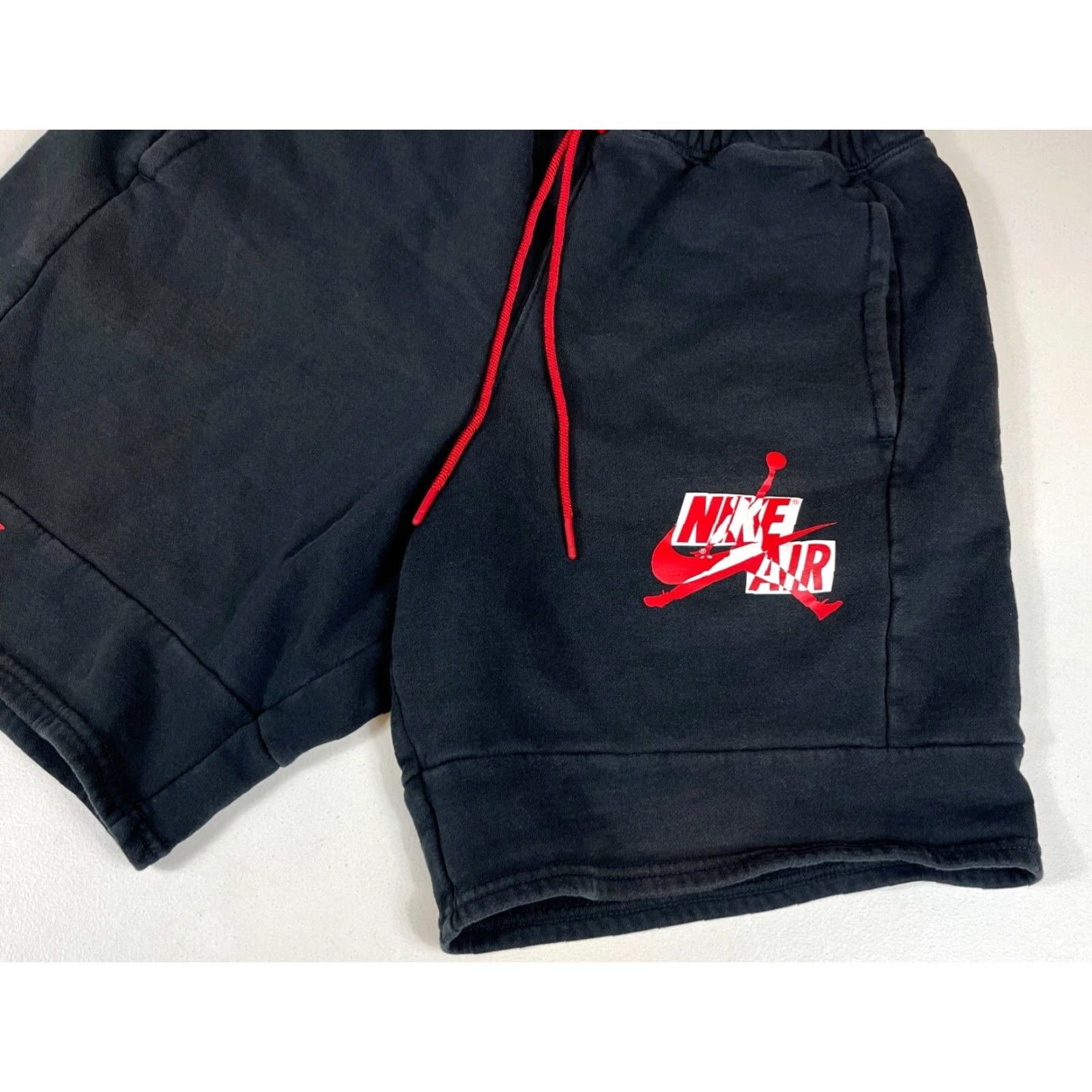 Jordan Brand Air Jordan Men's Athletic Sweat Shorts M Black Cotton Blend Fleece Pockets Size US 31 - 4 Thumbnail