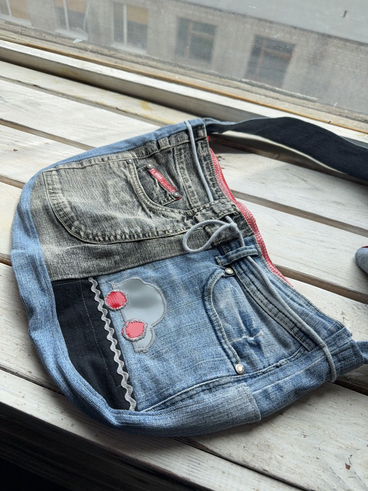 Designer × Japanese Brand × Vintage VNTG Y2K Patchwork Jean Bag Handmade Reworked Vintage RIRI Size ONE SIZE - 7 Thumbnail