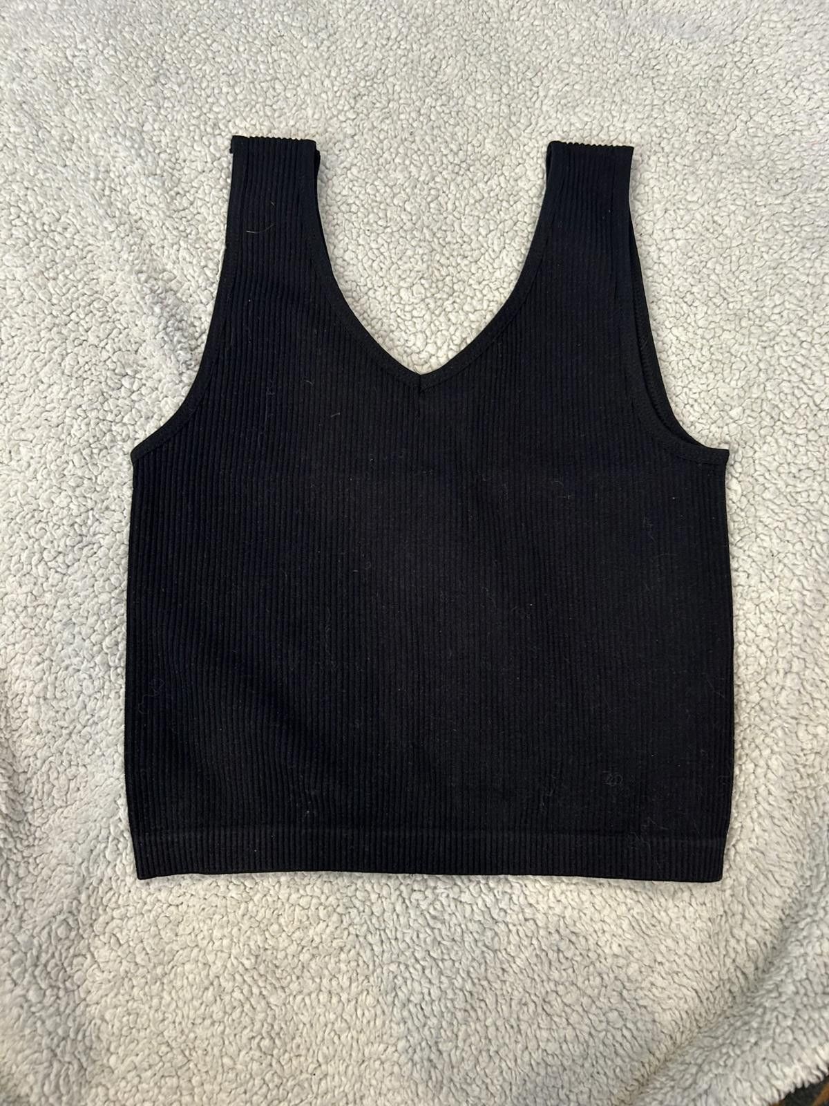 Other Active Usa Black Ribbed V-Neck Sleeveless Crop Top S/M Size S / US 4 / IT 40 - 1 Thumbnail