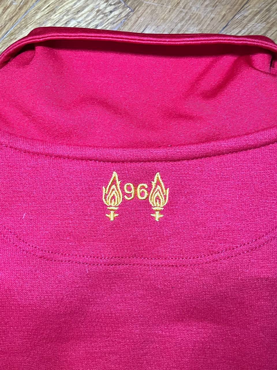 Warrior Liverpool FC 2012-2013 Warrior Home soccer jersey Size US L / EU 52-54 / 3 - 4 Thumbnail