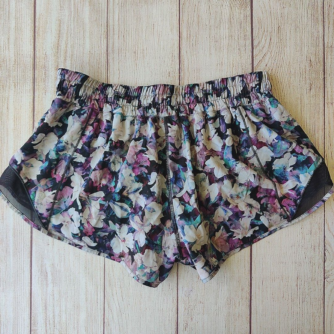 Lululemon Hotty Hot Short II *2.5" Utopia Multi / Deep Phantom sz 10 Size 32" / US 10 / IT 46 - 3 Thumbnail