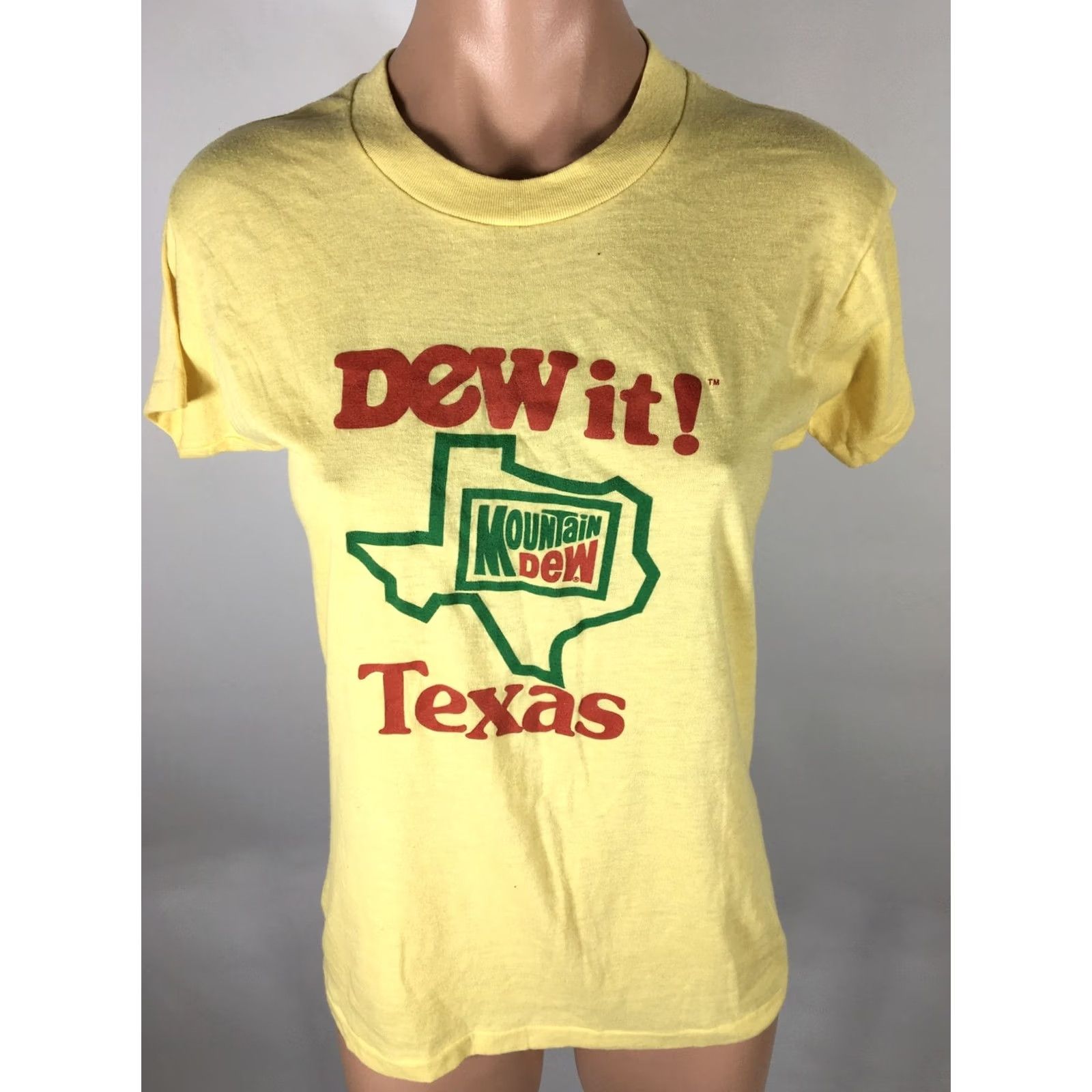 Vintage VINTAGE Mountain Dew Shirt 1970s S/M Yellow Men Graphic Tee Modern Look Grunge Single Stitch Cotton Blend Short Sleeve Size US S / EU 44-46 / 1 - 3 Thumbnail