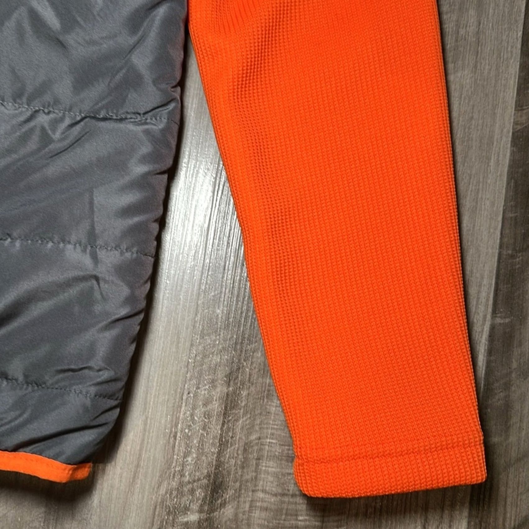 Vintage Oklahoma State Cowboys Colosseum Hooded Puffer Thermal Full Zip Jacket Medium Mens Gray Colosseum Jacket Sportswear Size US M / EU 48-50 / 2 - 4 Thumbnail