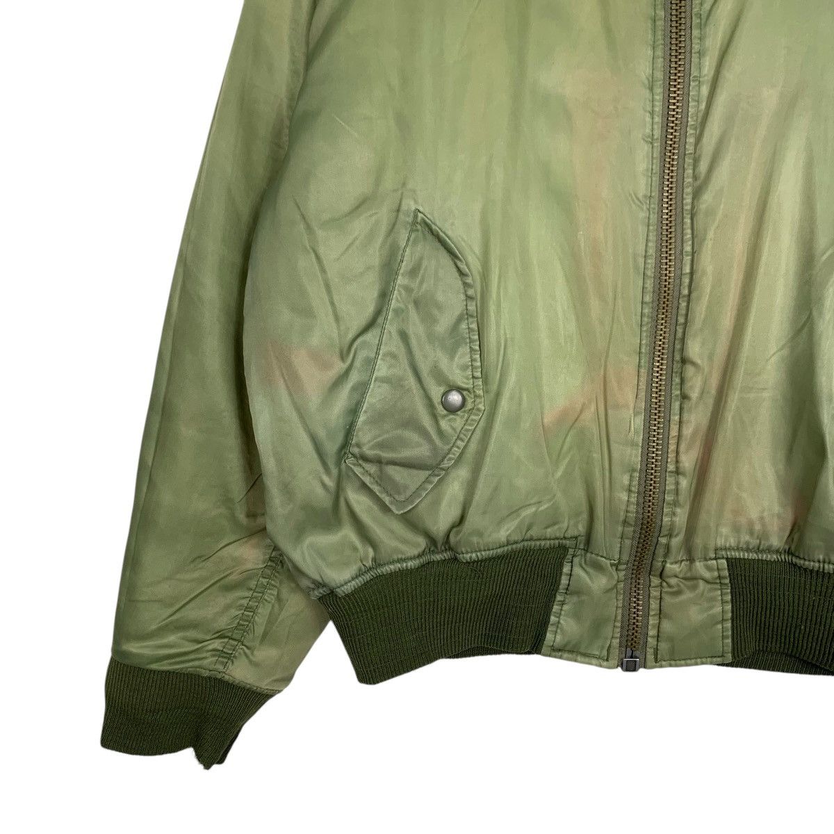 Vintage Vintage 90’s Faded Green Trashed Bomber Jacket #2797-C126 Size US L / EU 52-54 / 3 - 5 Thumbnail