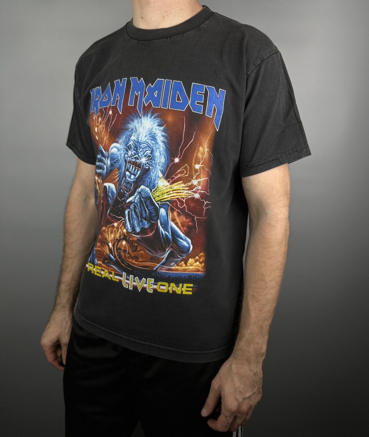 Band Tees Vintage Iron Maiden A Real Live One Graphic T Shirt Tee Rock Size US L / EU 52-54 / 3 - 13 Thumbnail