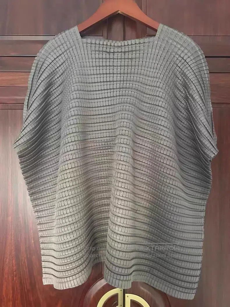Issey Miyake Issey Miyake Waffle Knit Top Size L / US 10 / IT 46 - 1 Thumbnail