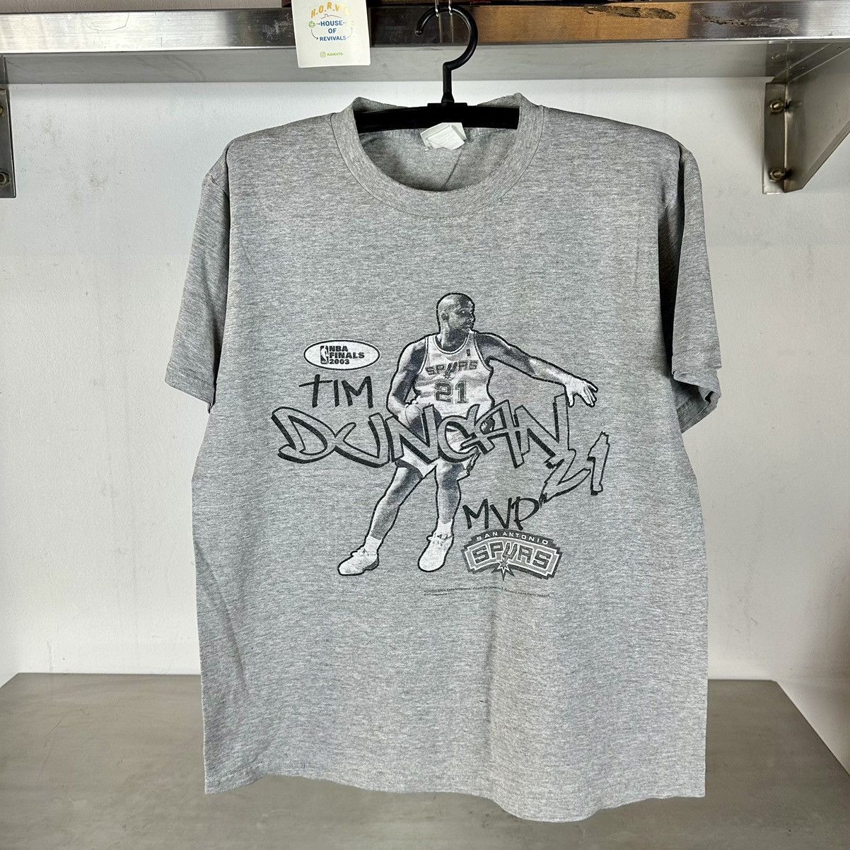Vintage 2003 Tim Duncan Spurs Finals MVP NBA Large T-shirt