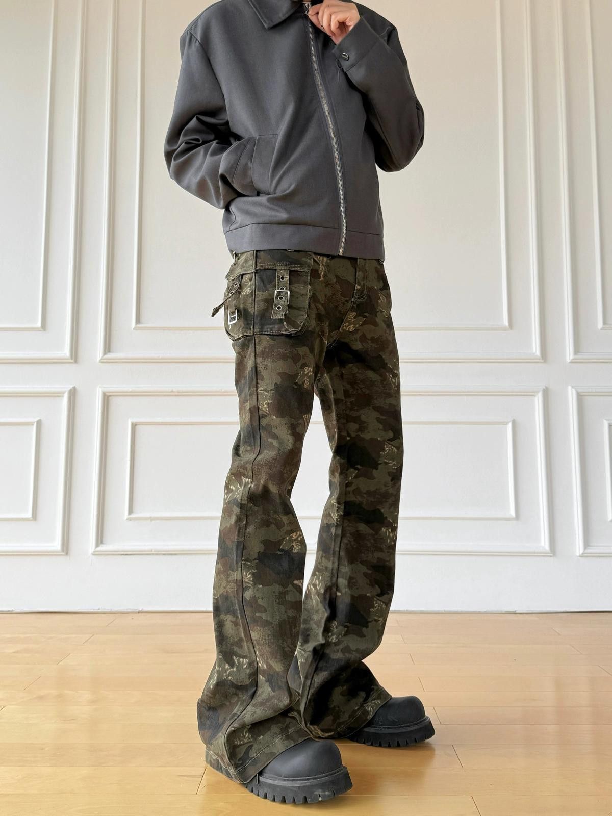 Other Camo Cargo Flared Pants Size US 30 / EU 46 - 1 Thumbnail