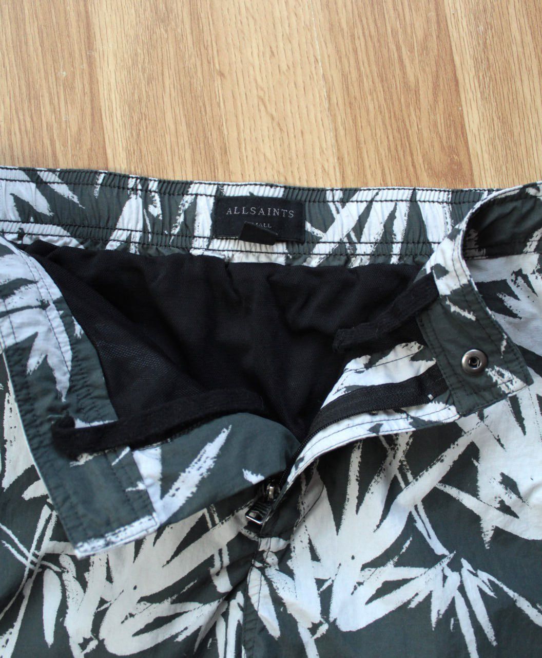 Allsaints 🔥 Allsaints Cambusa Swimwear Shorts Floral Print Size S Size US 30 / EU 46 - 2 Thumbnail