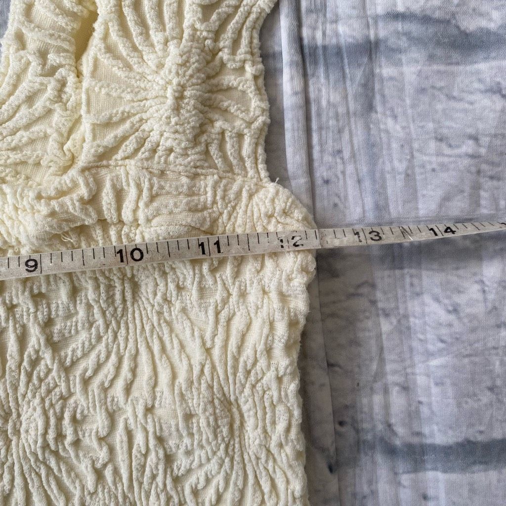 Other Women XS floral textured wide strap tank top cream color Size XS / US 0-2 / IT 36-38 - 5 Thumbnail