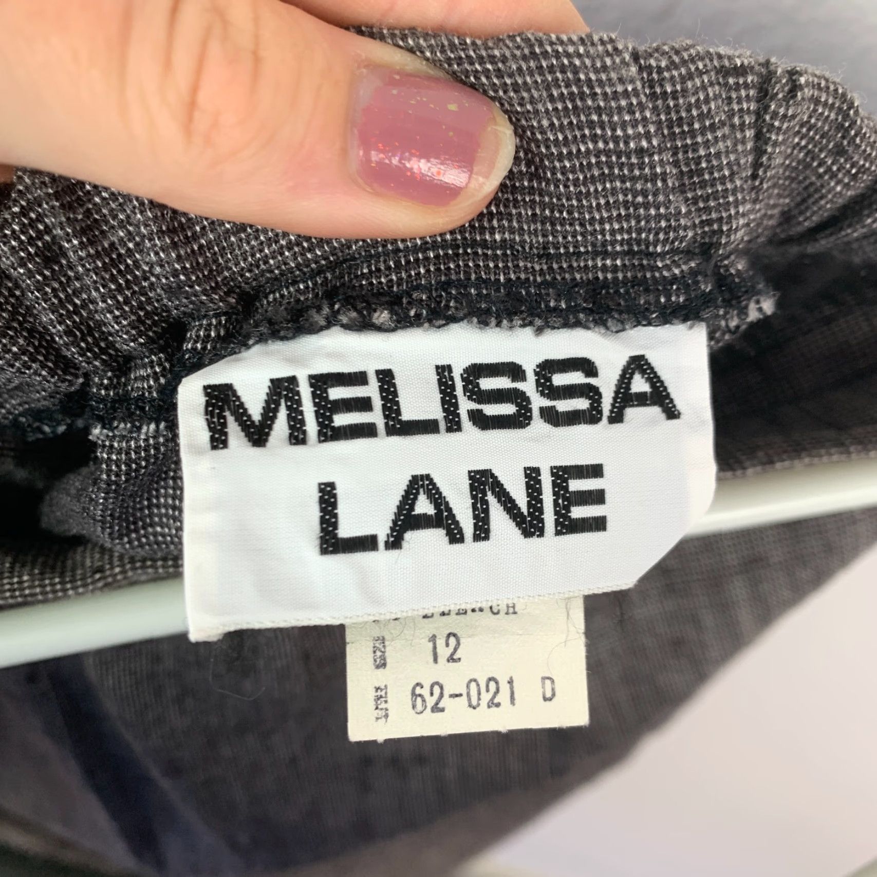 Melissa VINTAGE Melissa Lane Gray White Pinstripe Blazer Skirt Suit 12 Women Knit Polyester Blend Belted Four-Button Set Includes Jacket Skirt Accessories Size 34" / US 12 / IT 48 - 5 Thumbnail