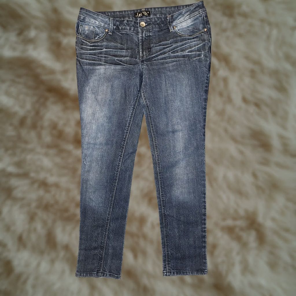 Vintage L.E.I. Ashley Trouble Jeans Skinny Denim 13 Juniors Low Rise Blue Embroidered, 90s Preppy Womens Jeans Size 34" / US 12 / IT 48 - 1 Thumbnail