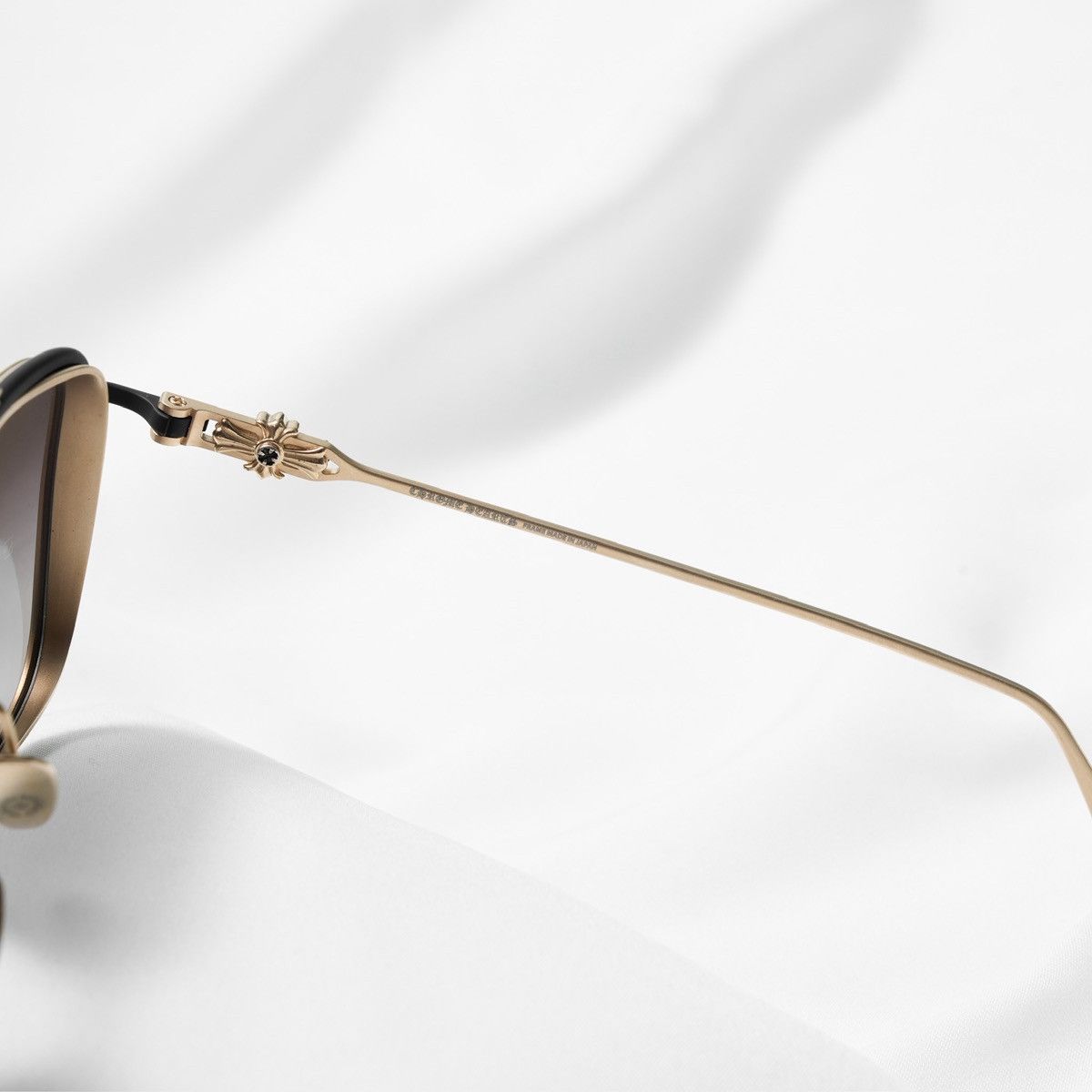 Chrome Hearts CHROME HEARTS HUMPSTER MATTE BLACK/ GOLD PLATED SUNGLASSES Size ONE SIZE - 4 Thumbnail