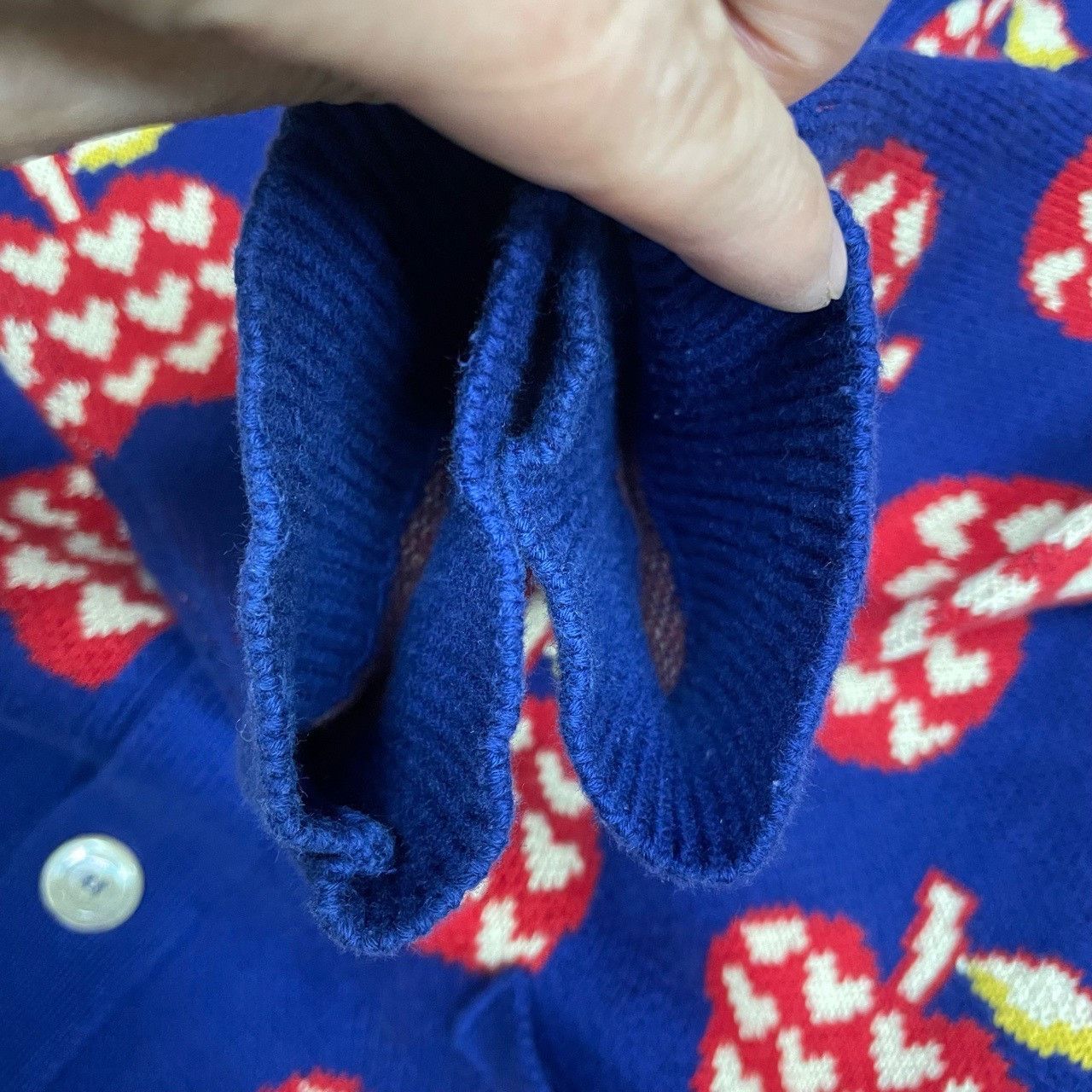 Gucci Gucci Blue Apple Full Print Cardigan sweater 2501-Nextarrow Size US S / EU 44-46 / 1 - 5 Thumbnail
