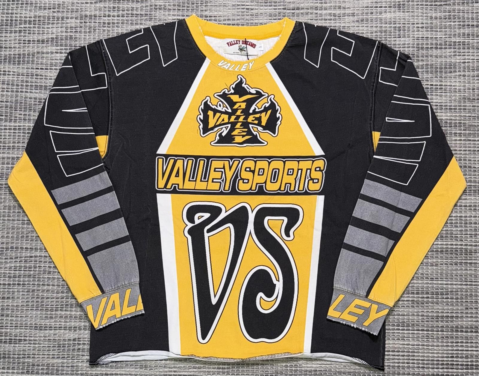 Vale Forever Bee Vs Racing Men's Long Sleeve