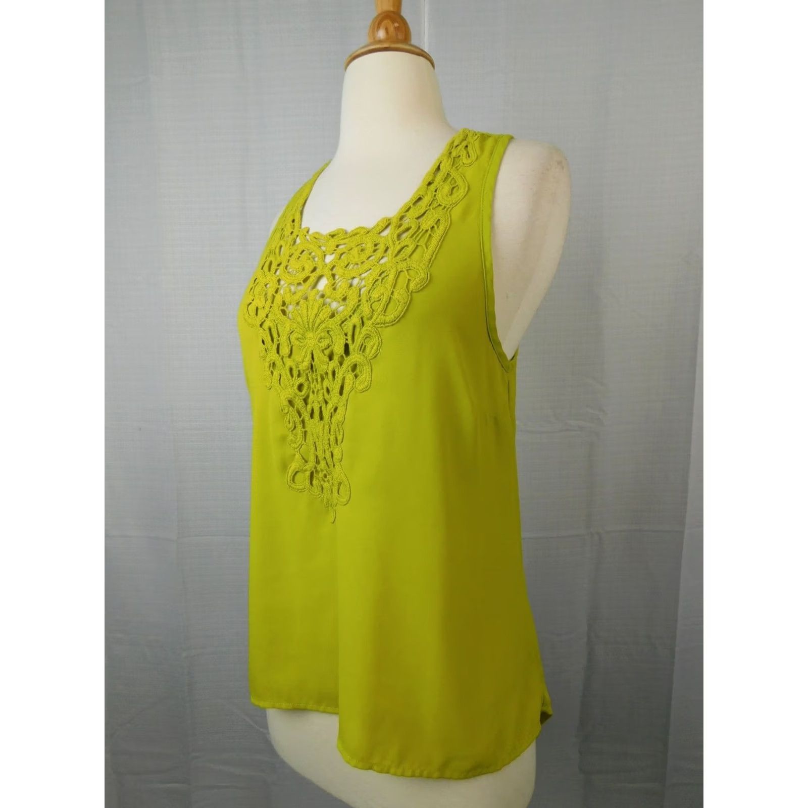 YOKE Eyeshadow Tank Top Sleeveless Scoop Neck Crochet Yoke Yellow Small Women's Blouse Shirt Summer Casual Knit Polyester Vintage No Size S / US 4 / IT 40 - 2 Thumbnail