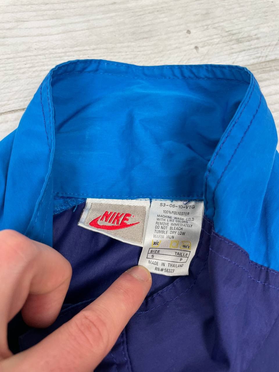 Nike Vintage Nike Tracksuit Jacket And Pants Nylon 90s Size US S / EU 44-46 / 1 - 23 Thumbnail