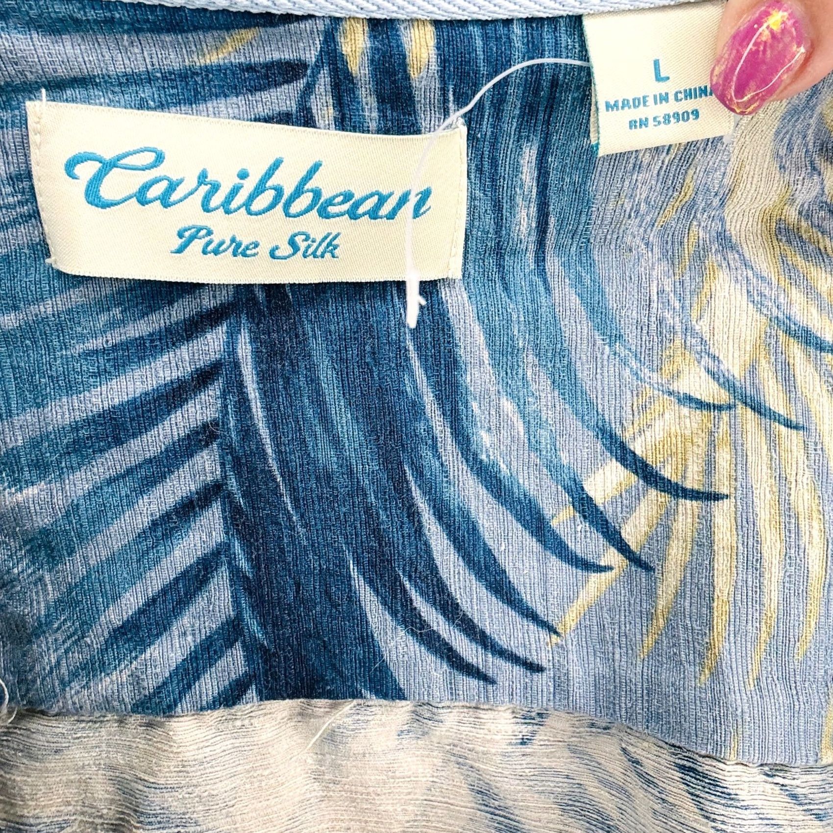 Vintage VINTAGE Caribbean Blue Tan Floral Leaf Pure Silk Tropical Casual Button Down Shirt Men L Blue Polo Size US L / EU 52-54 / 3 - 4 Thumbnail