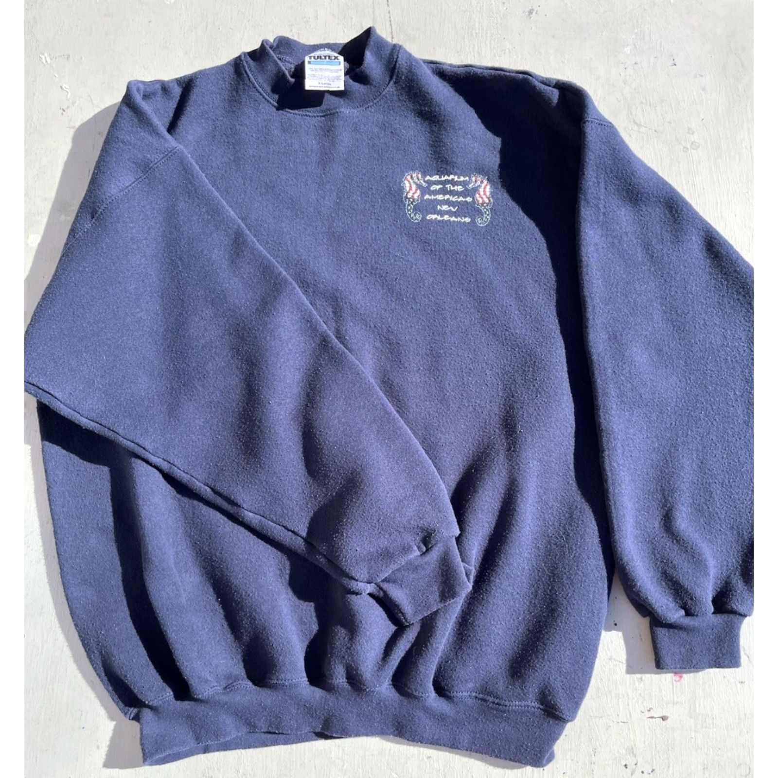 Tultex VINTAGE Tultex Sweatshirt Blue Aquarium New Orleans XL PILLING Crew Men’s Size US XL / EU 56 / 4 - 5 Thumbnail