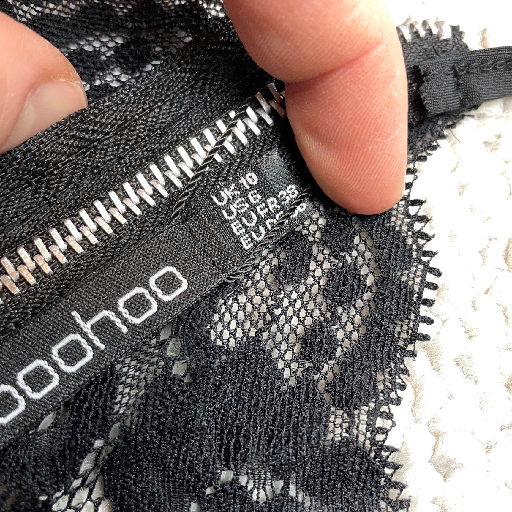 Boohoo VINTAGE Boohoo Cropped Tank Top Shirt Womens 6 Black Sleeveless Cami New NWT Lace Cowl Size M / US 6-8 / IT 42-44 - 5 Thumbnail