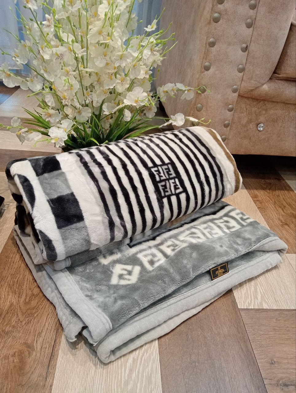 Fendi FENDI ACRYLIC VELVET BLANKET - SIZE 140CM x 210CM Size ONE SIZE - 3 Thumbnail