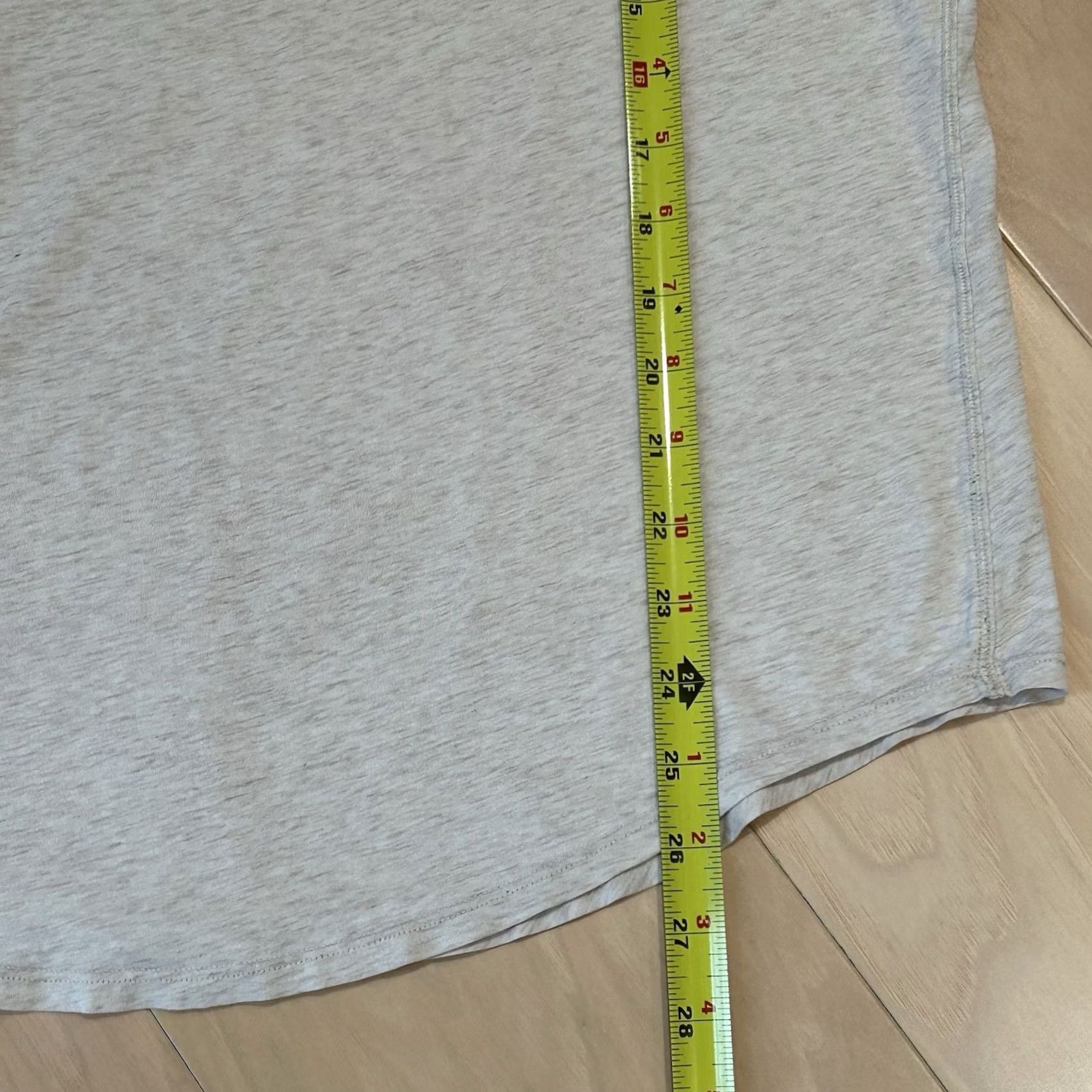 Lululemon Lululemon Love Shirt Short Sleeve Gray Women’s 10 Size L / US 10 / IT 46 - 7 Thumbnail