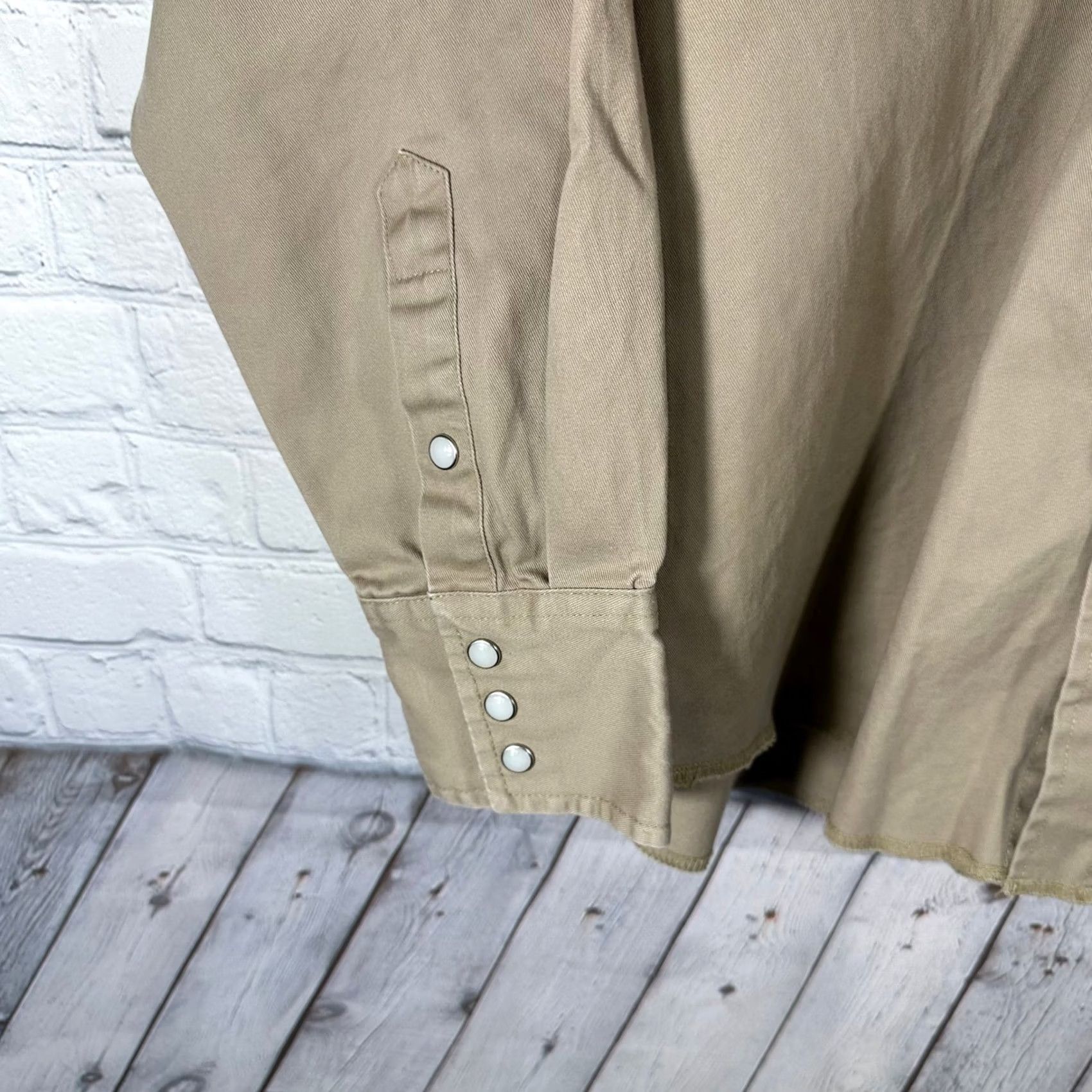 Wrangler Wrangler Mens Tan Khaki Western Pearl Snap Long Sleeve Work Shirt XL Size US XL / EU 56 / 4 - 3 Thumbnail