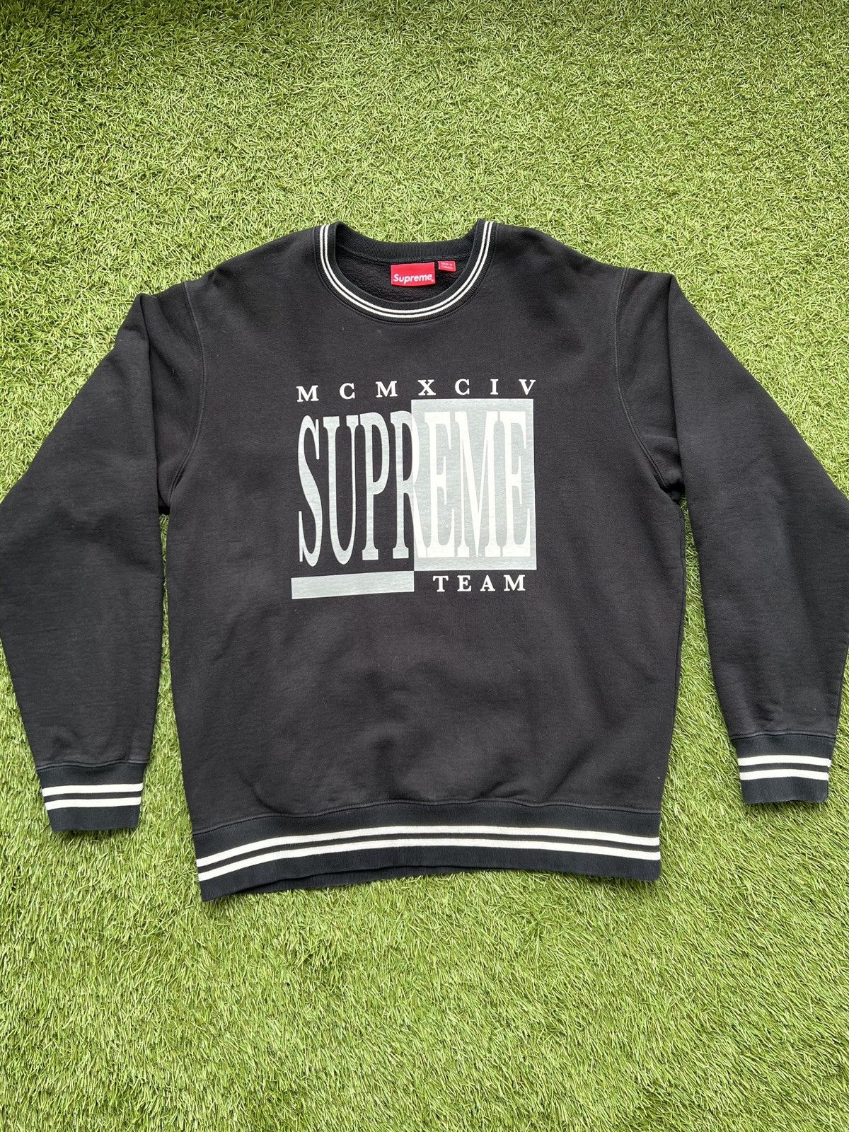 トップス SUPREME Black Sabbath Paranoid Crewneck Black Sabbath × Supreme Supreme / Black Sabbath Paranoid