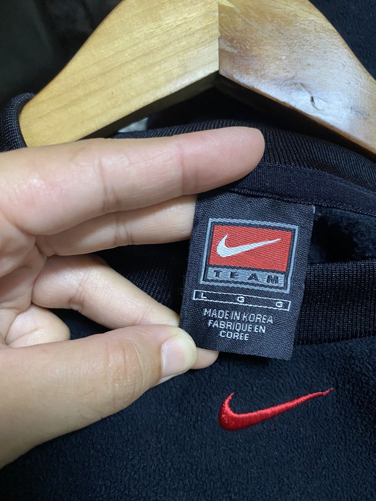 Vintage Vintage Nike Canada Black Sweater Size US L / EU 52-54 / 3 - 12 Thumbnail
