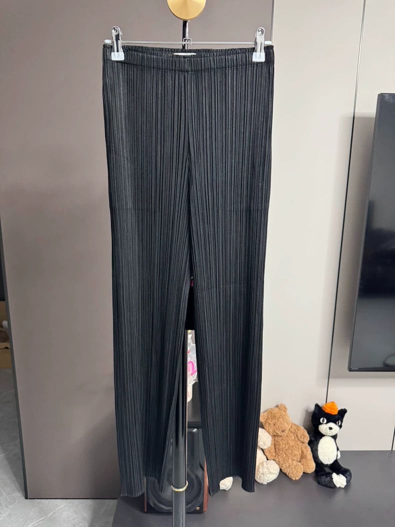 Issey Miyake issey miyake size:3 black pants 2506-Nextarrow Size US 26 / EU 42 - 1 Thumbnail