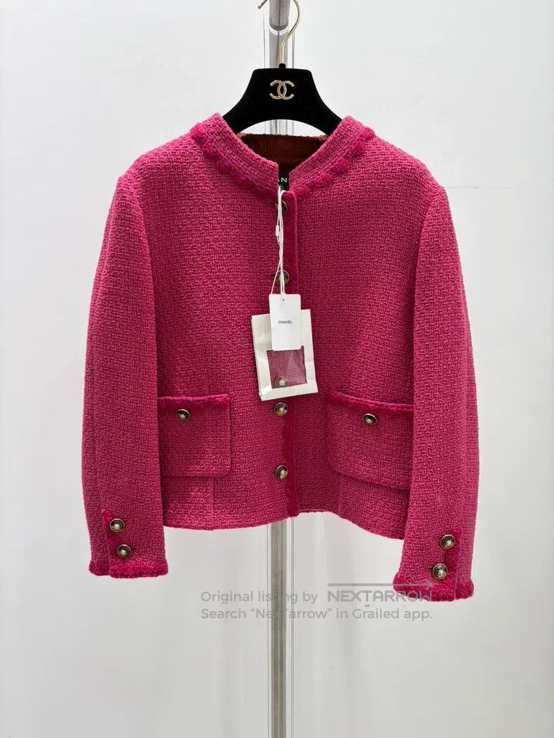 Chanel Chanel High-end handicraft workshop rose red short stand-u Size M / US 6-8 / IT 42-44 - 1 Thumbnail