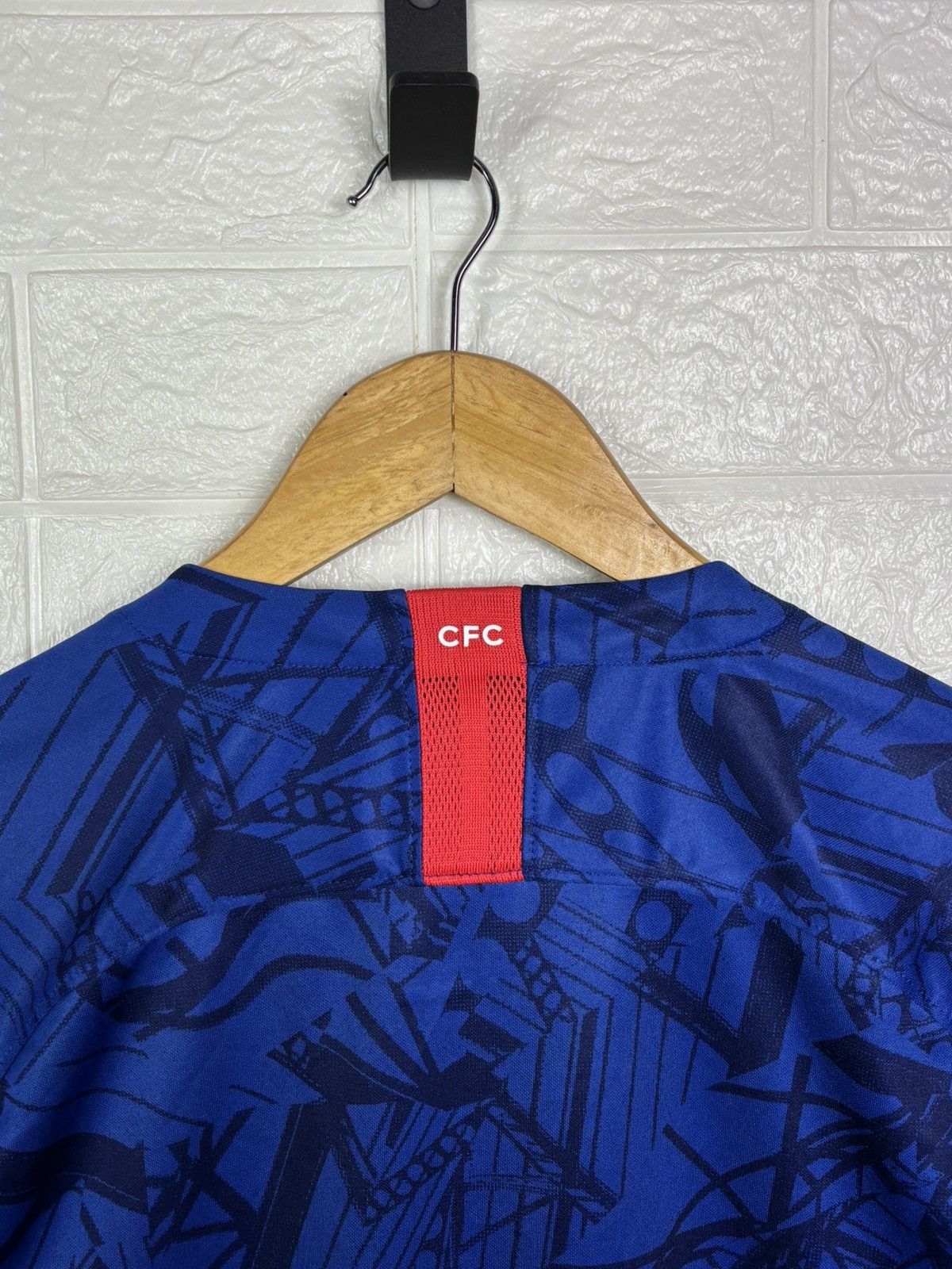 Nike CHELSEA 2019 2020 HOME FOOTBALL SHIRT SOCCER JERSEY NIKE Size US M / EU 48-50 / 2 - 11 Thumbnail