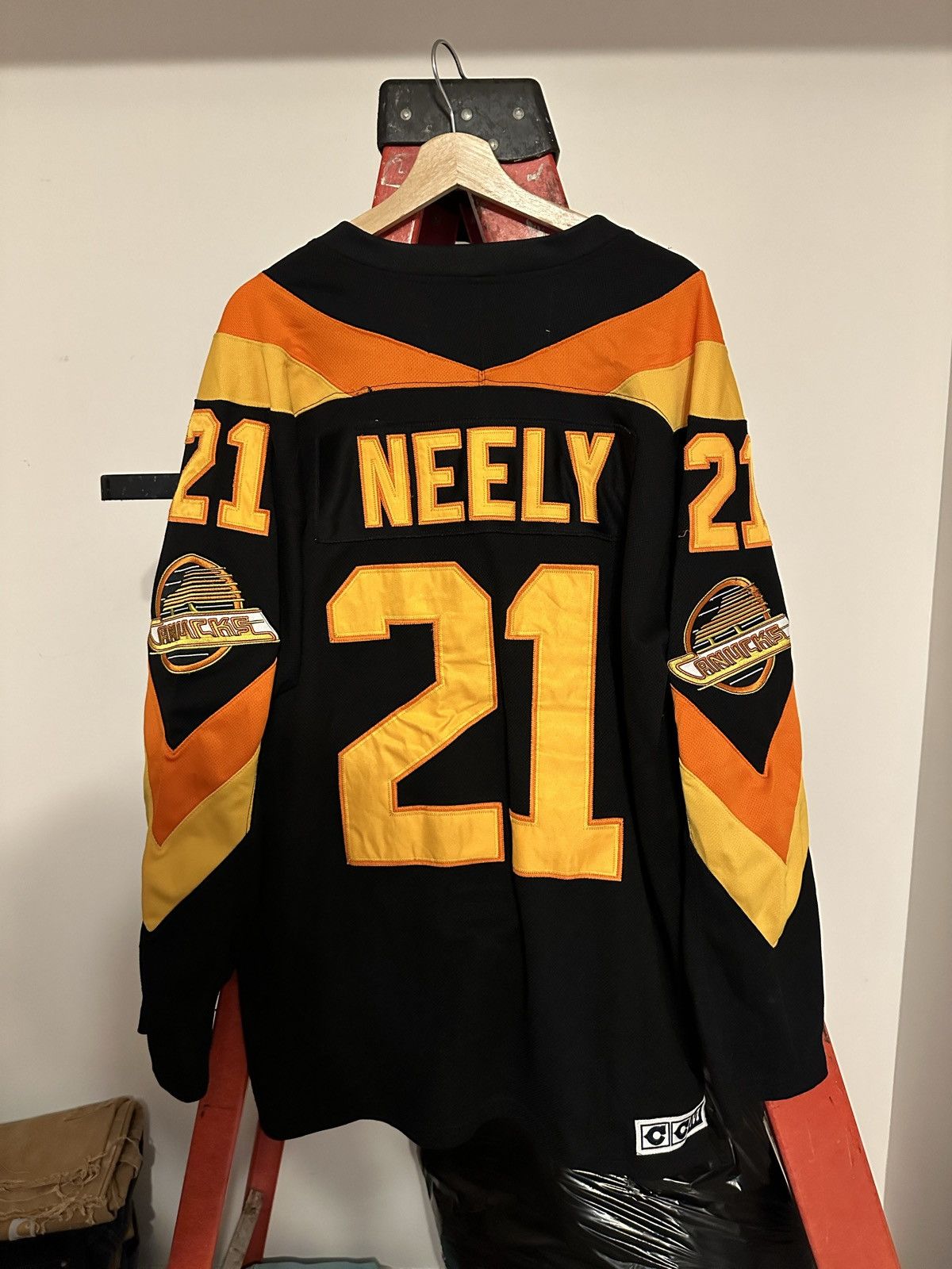 Ccm RARE AUTHENTIC VINTAGE CAM NEELY JERSEY CCM CANUCKS XL Size US XL / EU 56 / 4 - 4 Thumbnail