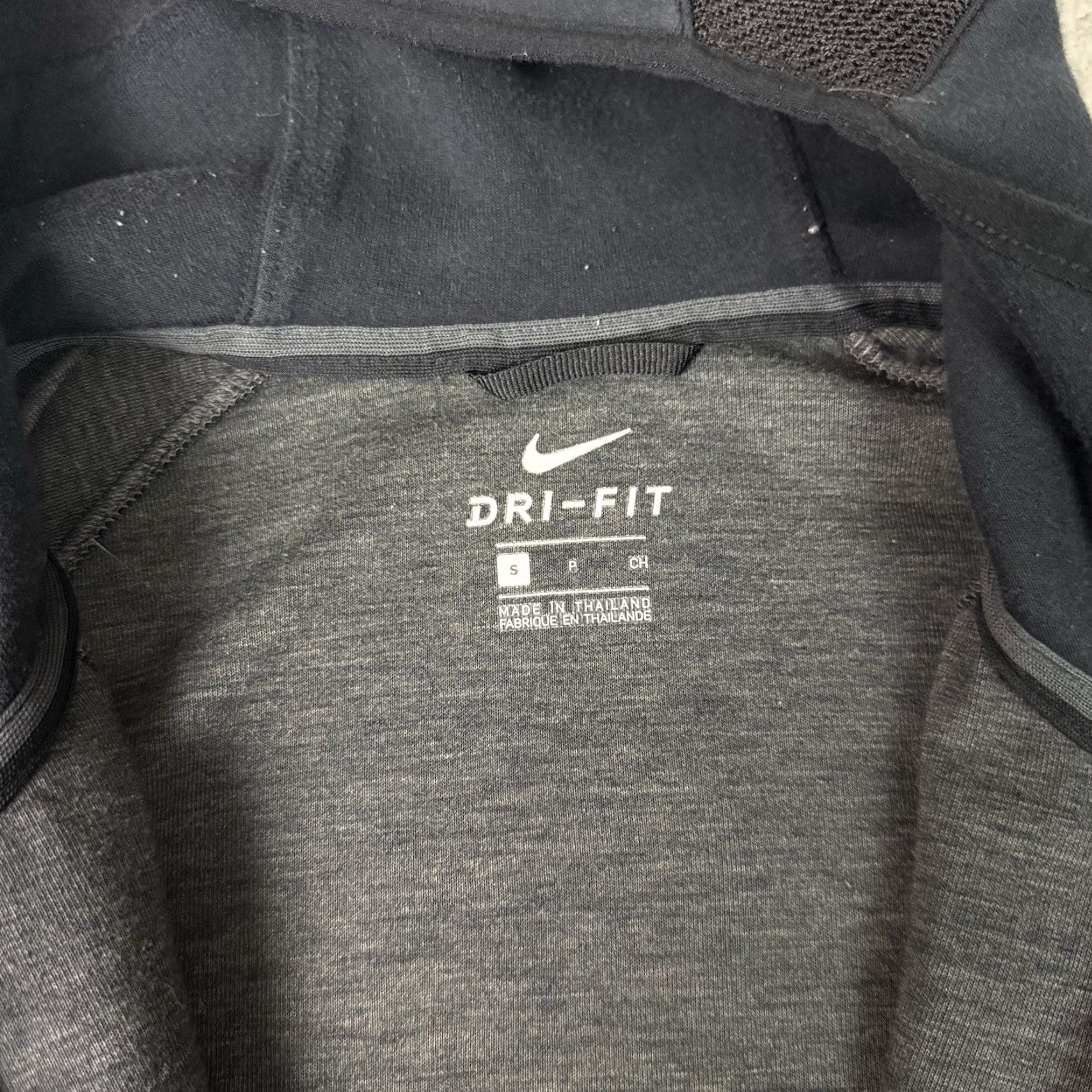 Nike VINTAGE Nike Hoodie Mens S Black Full Zip Dri Fit Showtime Basketball Sweatshirt Size US S / EU 44-46 / 1 - 6 Thumbnail
