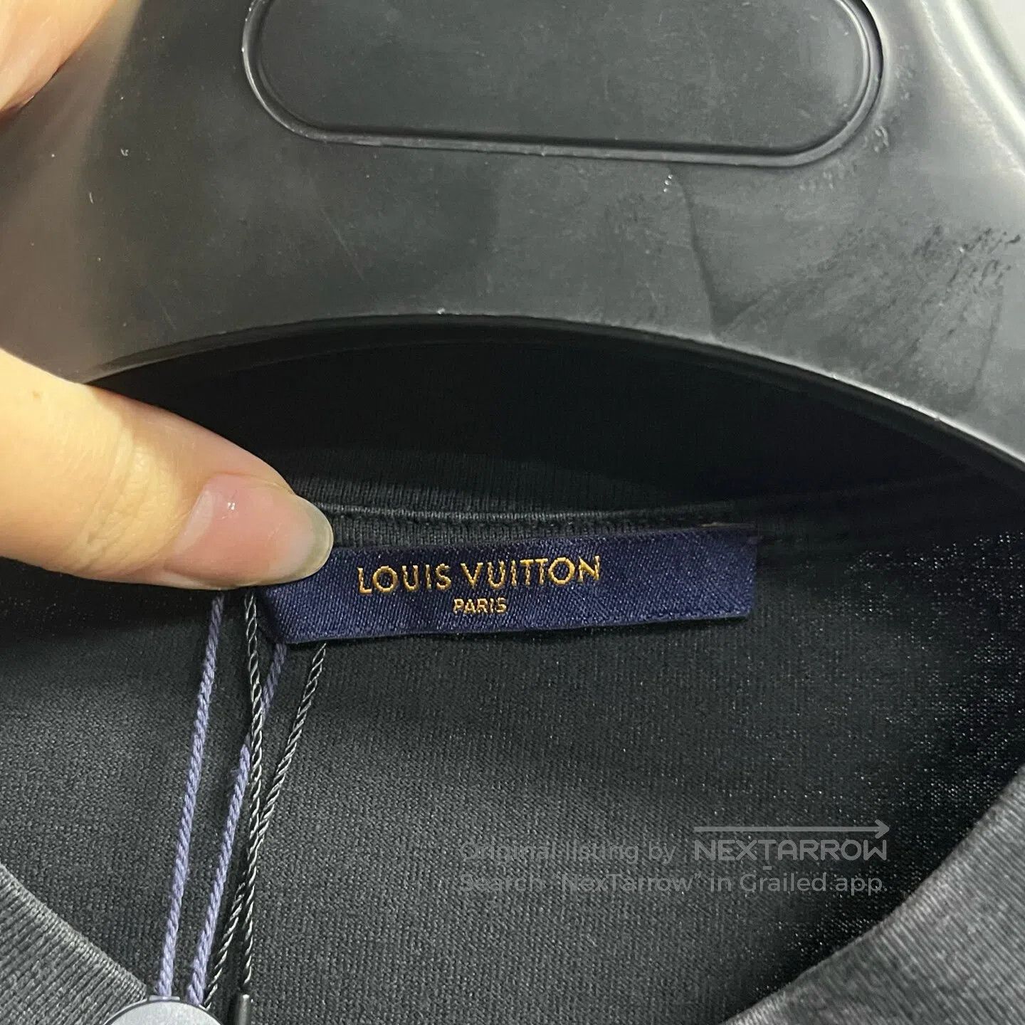 Louis Vuitton Louis Vuitton Short-sleeved T-shirt with a round collar an Size US S / EU 44-46 / 1 - 2 Thumbnail