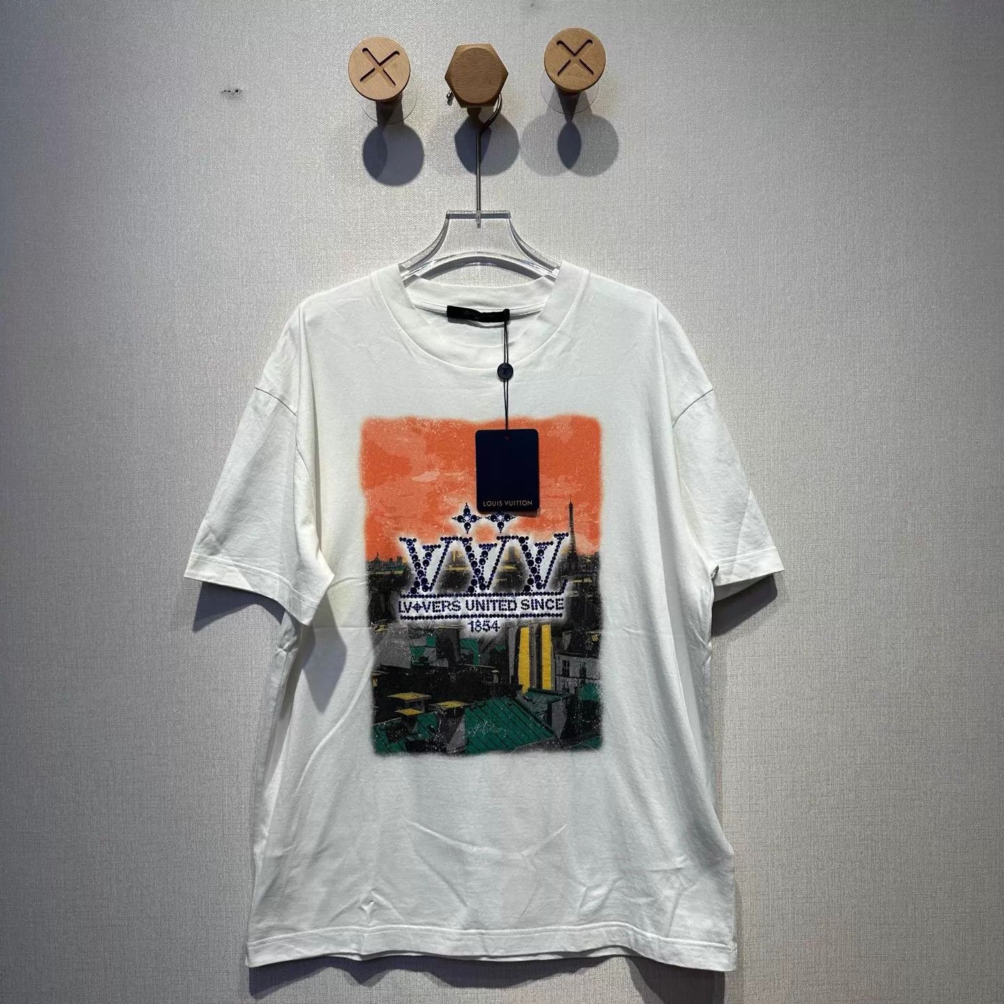 Louis Vuitton Louis Vuitton White Sunset Diamond-Chest Short Sleeve Tee L NWT Size US L / EU 52-54 / 3 - 1 Thumbnail