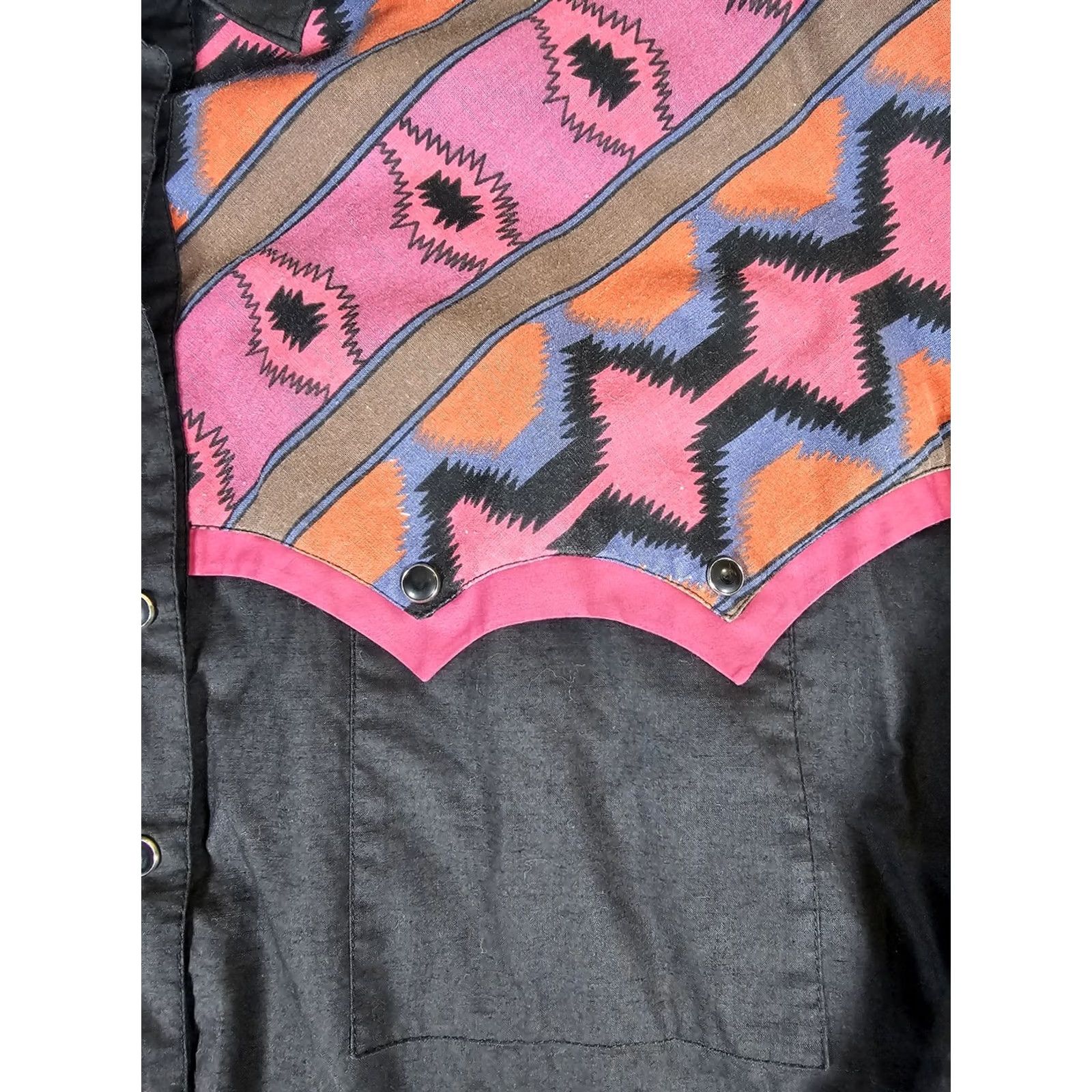 Vintage VINTAGE Trisha DeHall Shirt Western Cowboy Pearl Snap Black & Aztec L Size L / US 10 / IT 46 - 5 Thumbnail