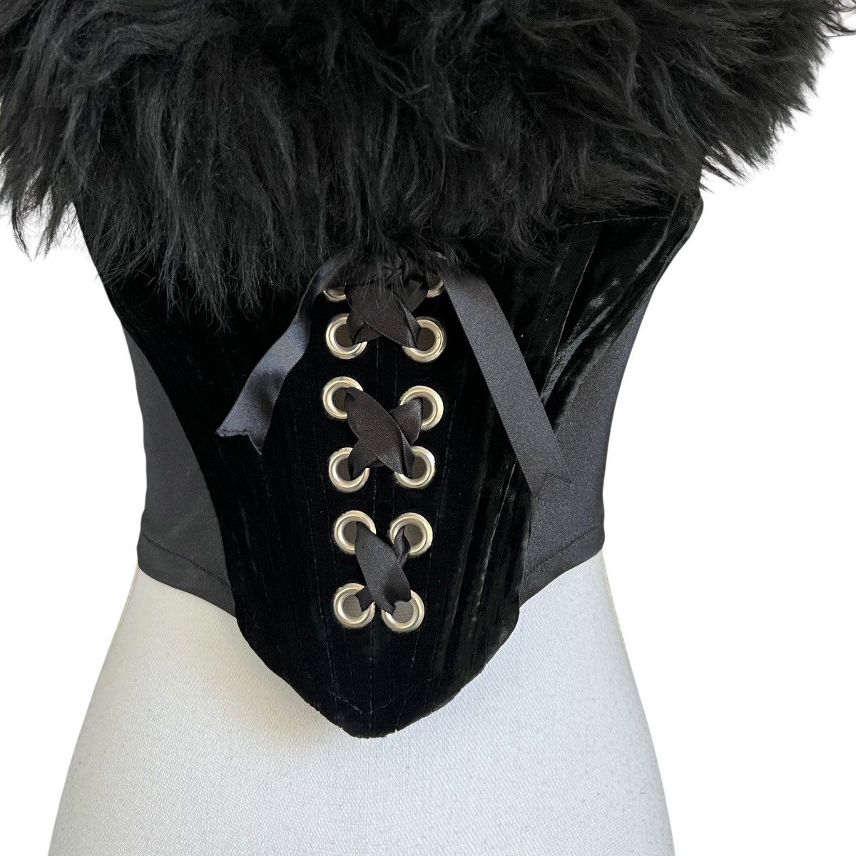 Other Vintage Catwalk Collection England Faux Fur Lace Up Corset Size XS / US 0-2 / IT 36-38 - 3 Thumbnail