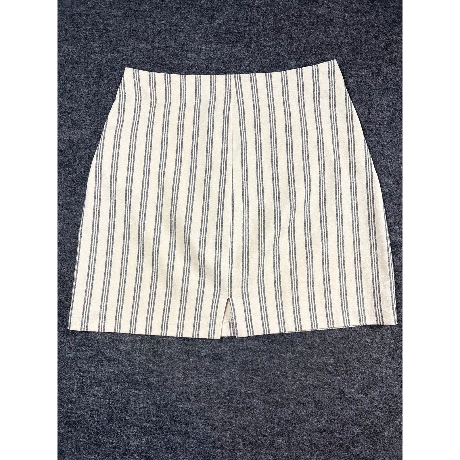Pull & Bear Pull & Bear Striped Mini Skirt Size M 28 High Waist Casual Size 28" / US 6 / IT 42 - 1 Thumbnail