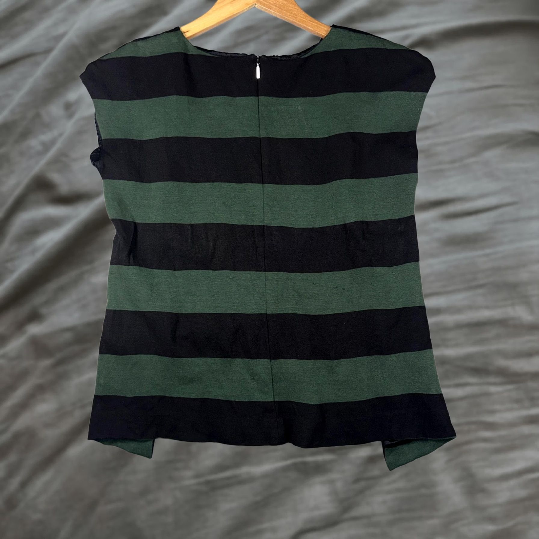 Max Mara Max Mara Blouse Womens Small Black Green Stripe Jersey Sleeveless Zip Back Size S / US 4 / IT 40 - 1 Thumbnail