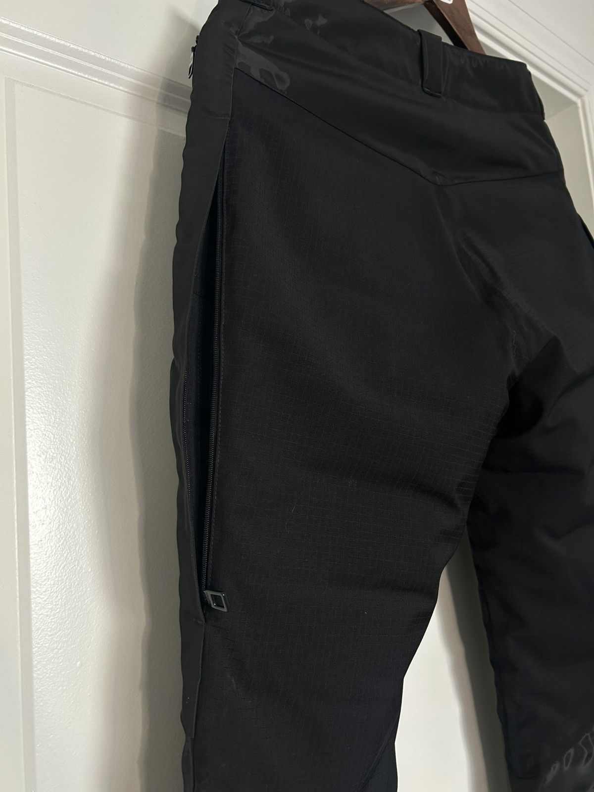 Louis Vuitton Louis Vuitton snow pants black microdown Size US 29 - 8 Thumbnail