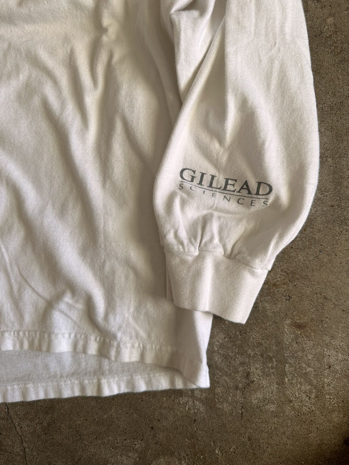 Hanes × Vintage Y2K “We Are One” Long Sleeve Tshirt Size US XL / EU 56 / 4 - 5 Thumbnail