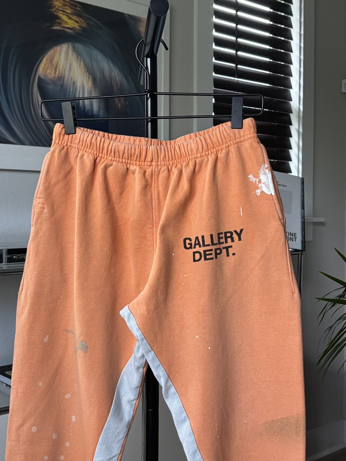 Gallery Dept. GALLERY DEPT ORANGE FLARE PAINTER SWEATPANTS Size US 30 / EU 46 - 3 Thumbnail