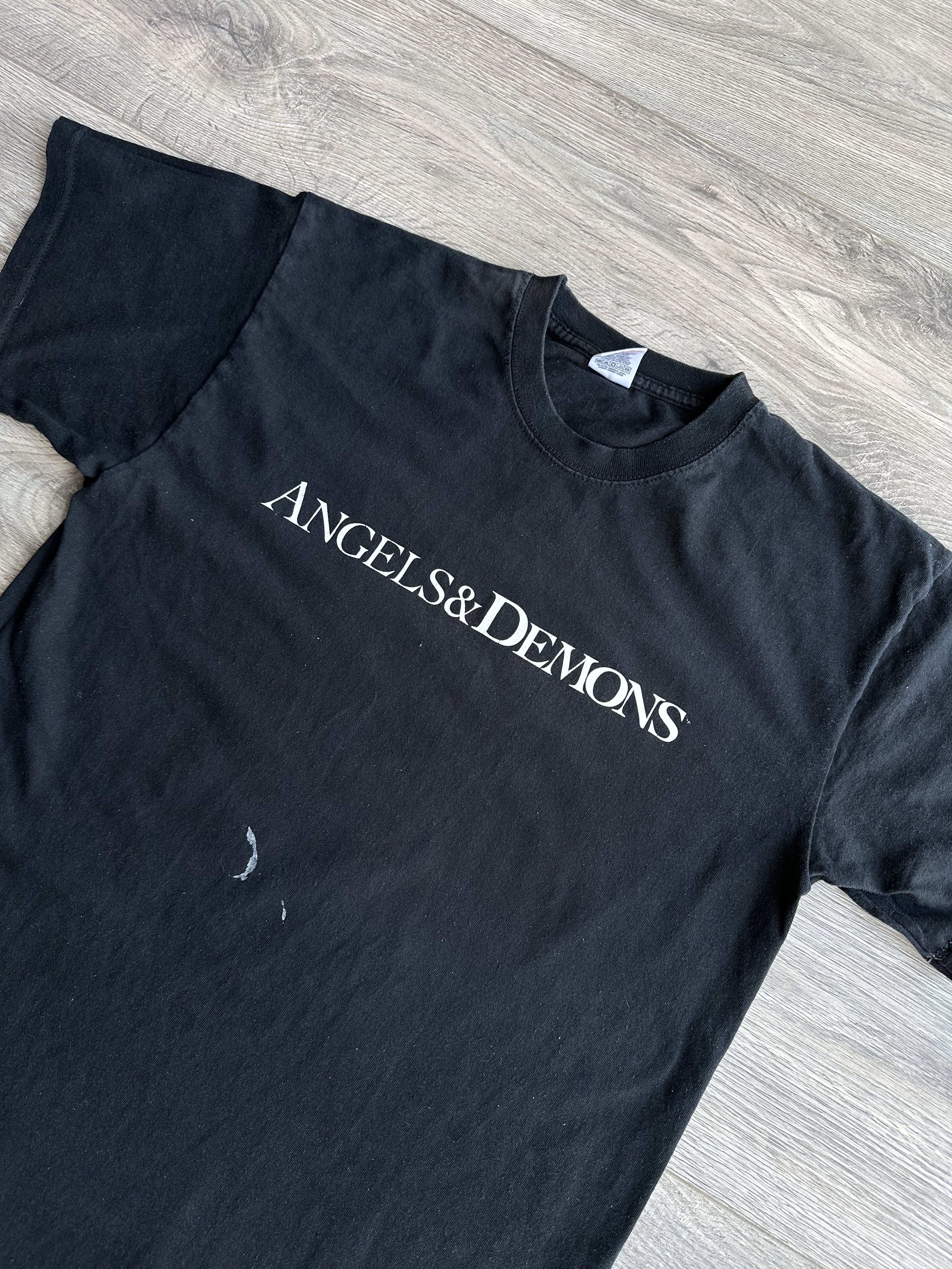 Vintage Angels and Demons Tom Hanks 2009 movie t shirt Size US L / EU 52-54 / 3 - 4 Thumbnail