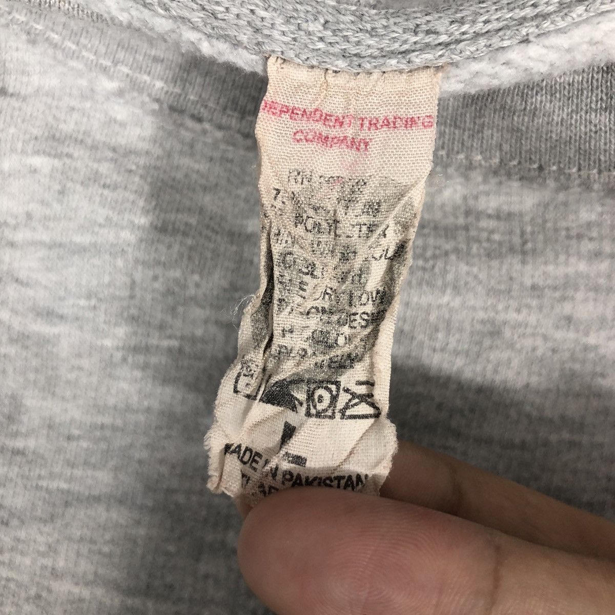 Vintage Vintage 17th Street Surf Shop Sweatshirt Big Logo Surfing Size US L / EU 52-54 / 3 - 6 Thumbnail