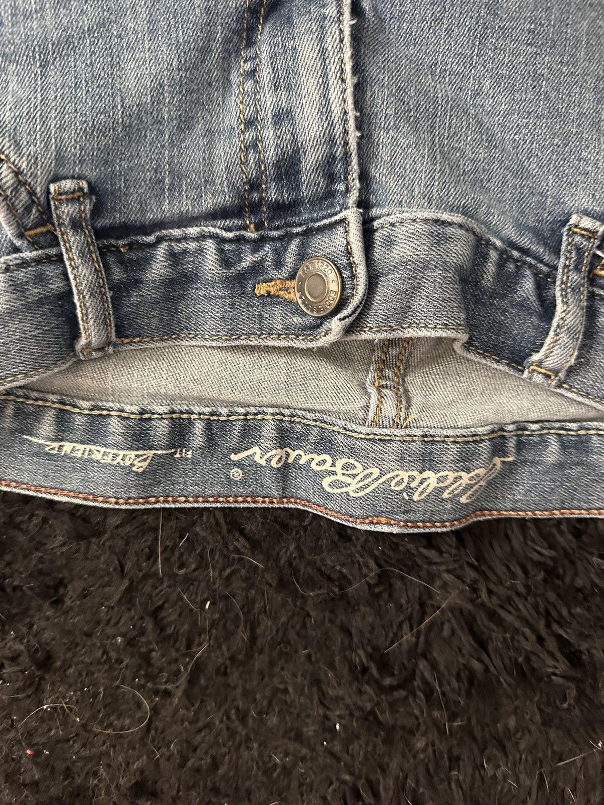 Eddie Bauer Boyfriend fit Eddie Bauer light wash denim Size 32" / US 10 / IT 46 - 5 Thumbnail