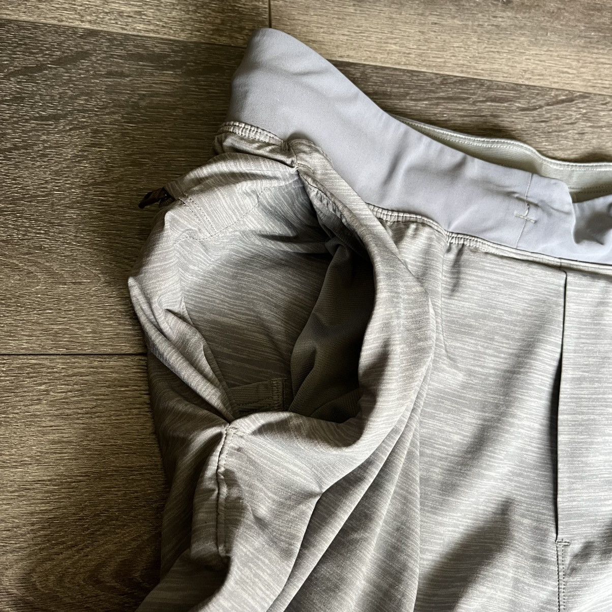 Lululemon Lululemon T.H.E. Short Light Grey Athletic Shorts Size Large Size US 32 / EU 48 - 7 Thumbnail